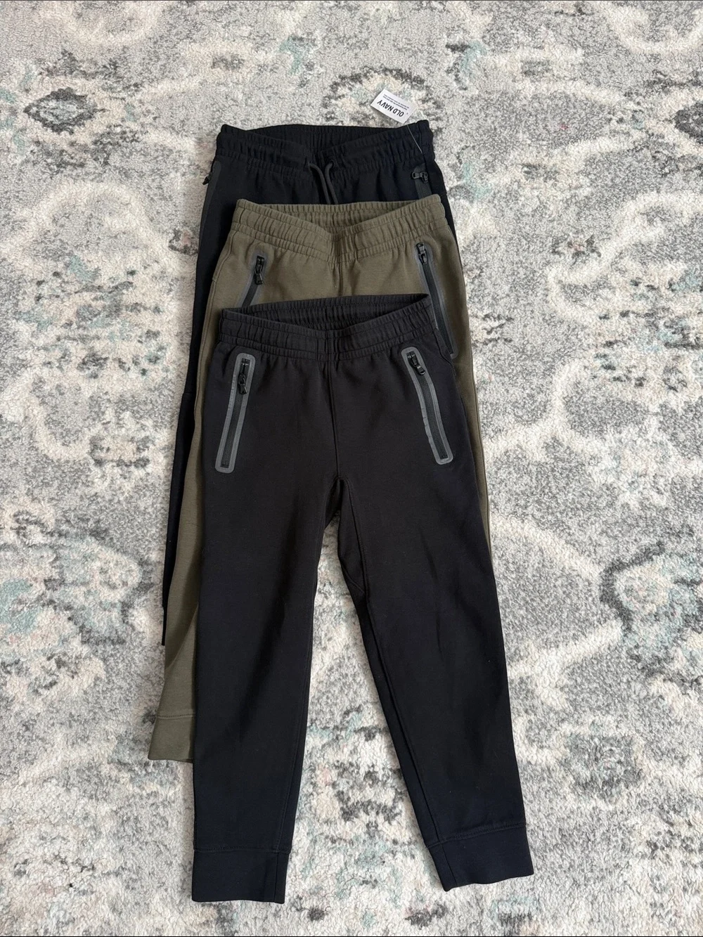 Bundle of Boys Old Navy Sweatpants Size Small 6-7